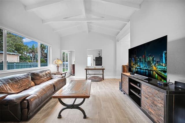 1021 NE 82nd Ter, Miami FL 33138 - Miami, FL - Photo 3