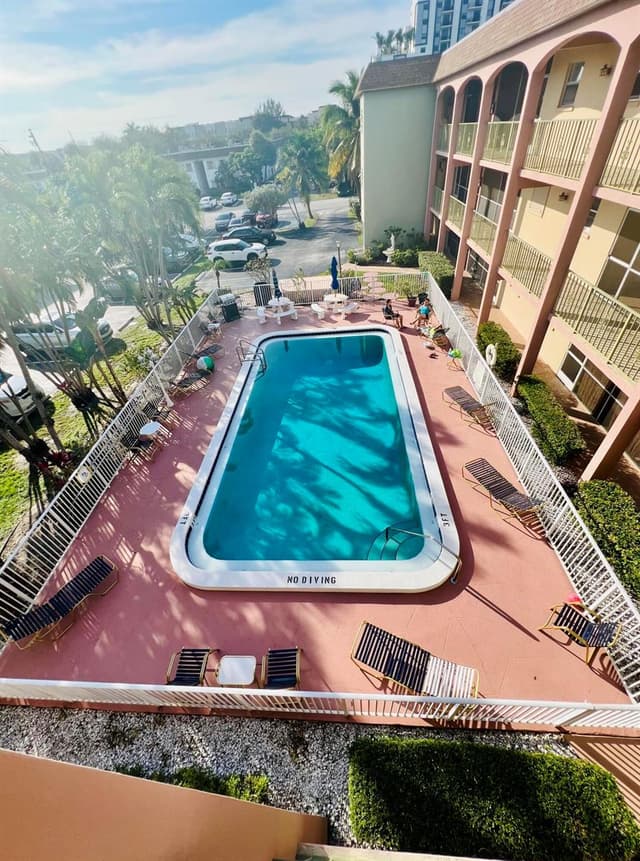 100 SE 6th Avenue # 303, Pompano Beach FL 33060 - Pompano Beach, FL - Photo 2