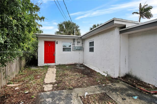 1160 W 26 th  ct, Riviera Beach FL 33404 - Riviera Beach, FL - Photo 2