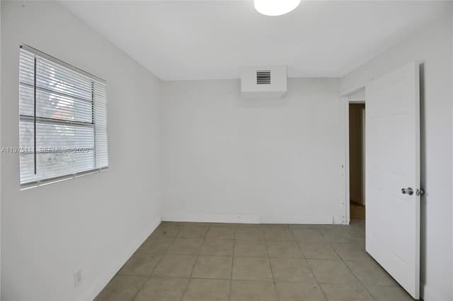 1160 W 26 th  ct, Riviera Beach FL 33404 - Riviera Beach, FL - Photo 7
