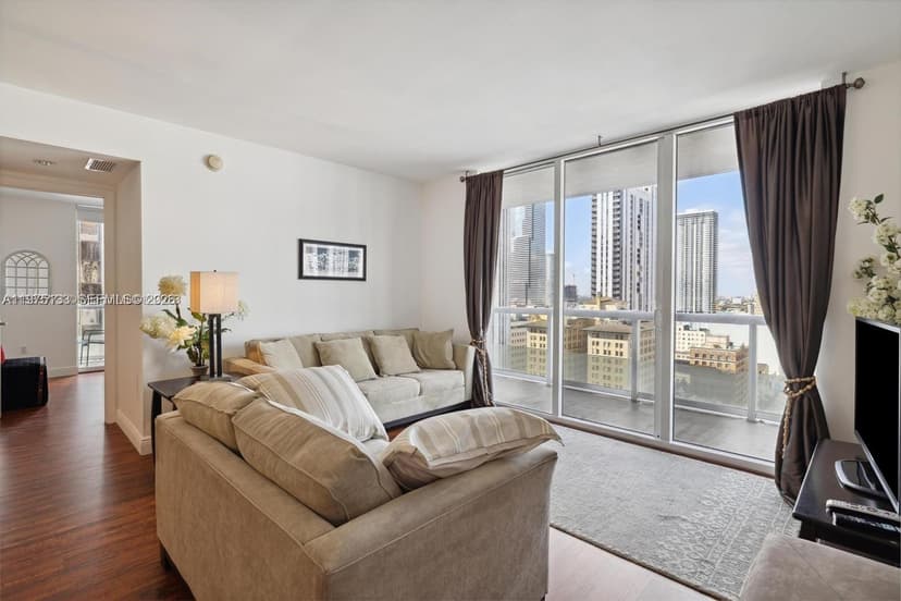 50 Biscayne Blvd # 2111, Miami FL 33132