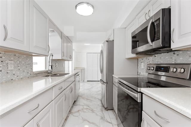 7906 NW 74th Ave, Tamarac FL 33321 - Tamarac, FL - Photo 2