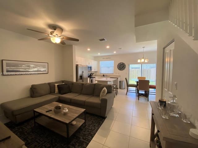 28704 SW 133rd Ct, Homestead FL 33033 - Homestead, FL - Photo 2