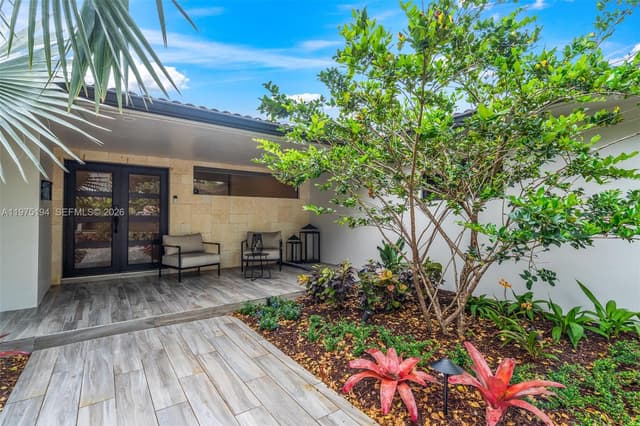 14412 Rosewood Rd, Miami Lakes FL 33014 - Miami Lakes, FL - Photo 2