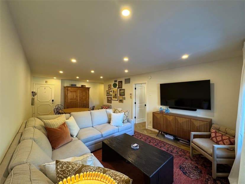 9 NE 19th Court # 211C, Wilton Manors FL 33305