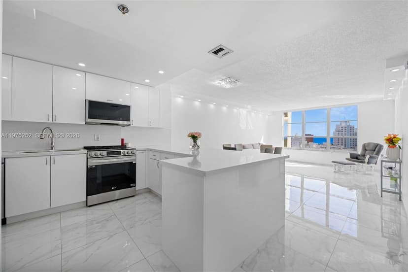 4101 Pine Tree Dr # 919, Miami Beach FL 33140