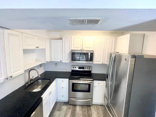 8104 Severn Drive # B, Boca Raton FL 33433 - Boca Raton, FL - Photo 3