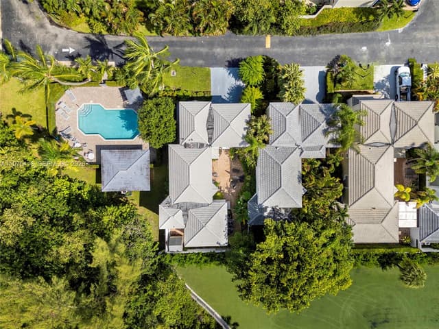 2518 NE 206th Ter, Miami FL 33180 - Miami, FL - Photo 5
