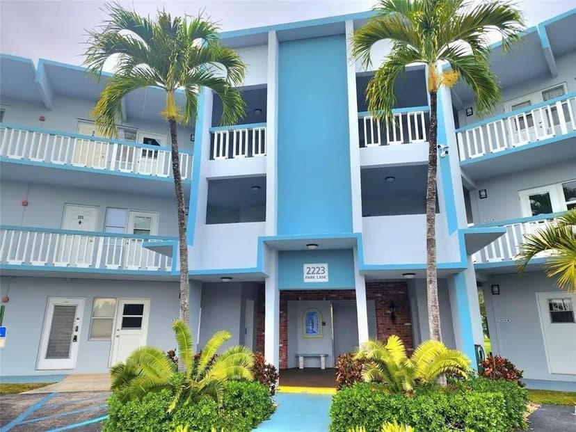 2223 Park Lane # 302, Hollywood FL 33021