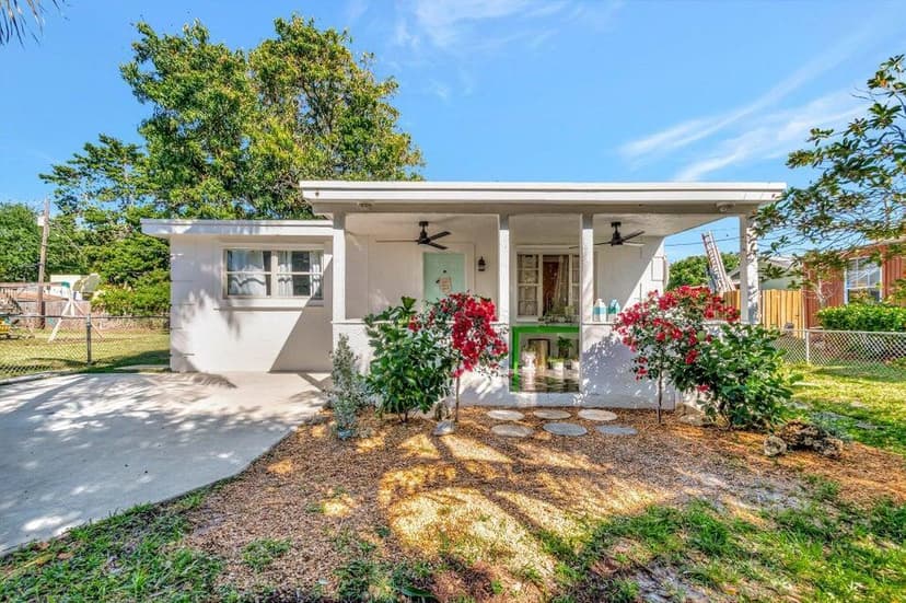 237 SW 3rd Avenue, Delray Beach FL 33444