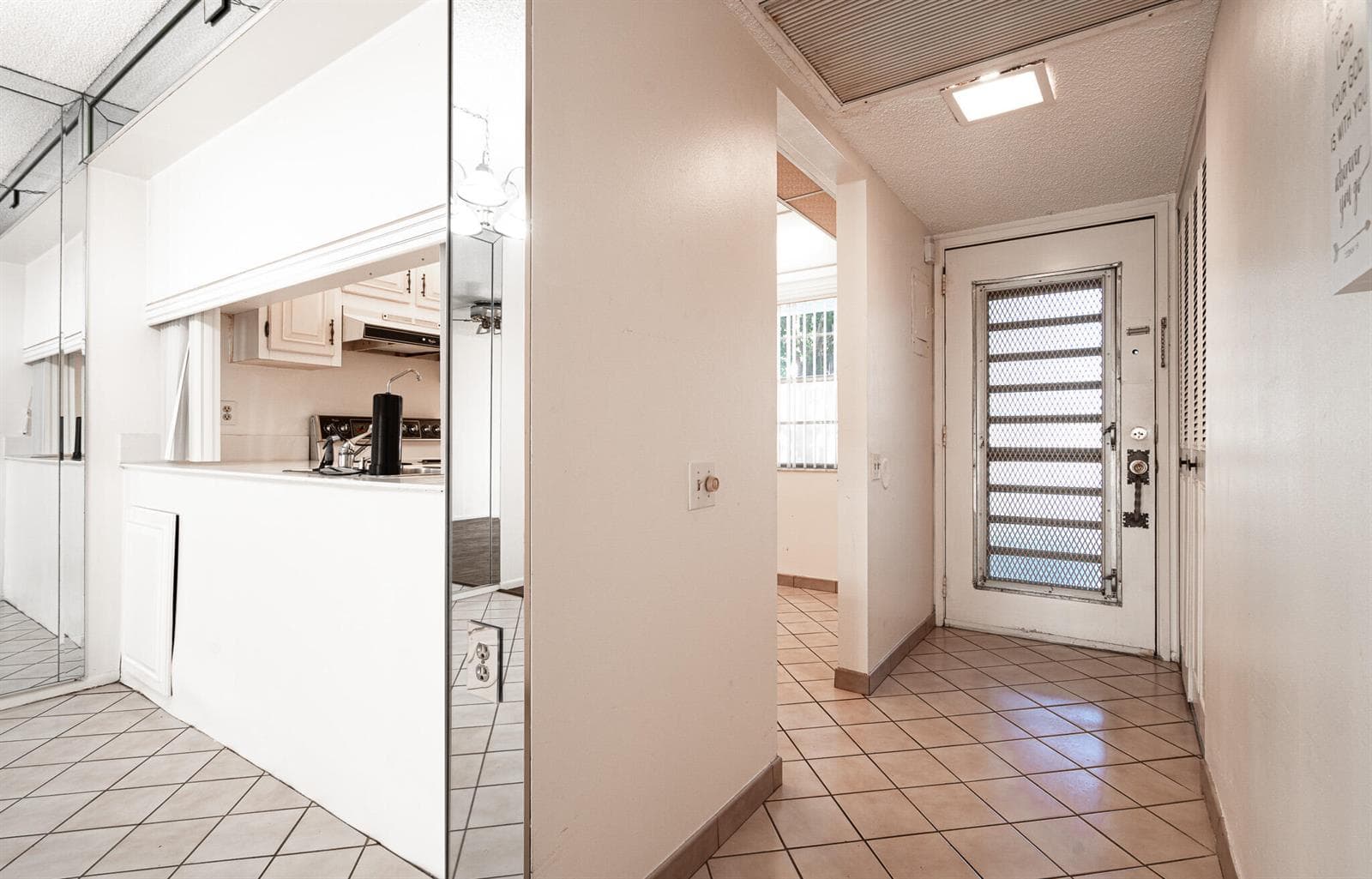 4602 Martinique Way # E1, Coconut Creek FL 33066 - Coconut Creek, FL - Photo 1