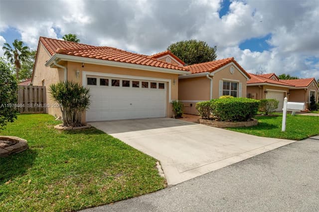 6618 Skipper Ter, Margate FL 33063 - Margate, FL - Photo 2