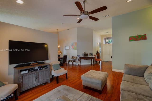 6618 Skipper Ter, Margate FL 33063 - Margate, FL - Photo 4