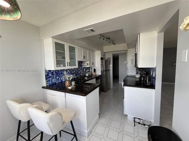 18011 Biscayne Blvd # 805, Aventura FL 33160 - Aventura, FL - Photo 5