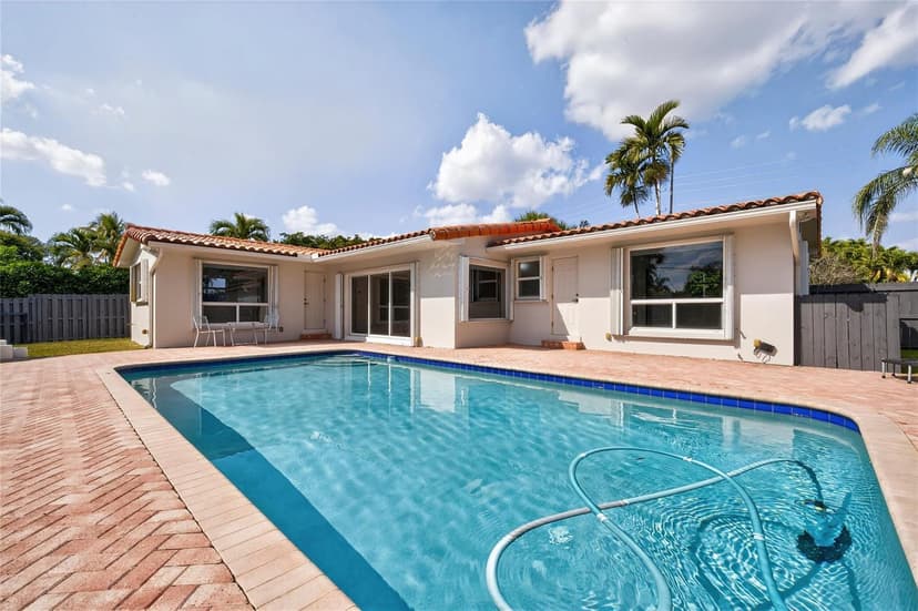 1762 NE 38th Street, Oakland Park FL 33334