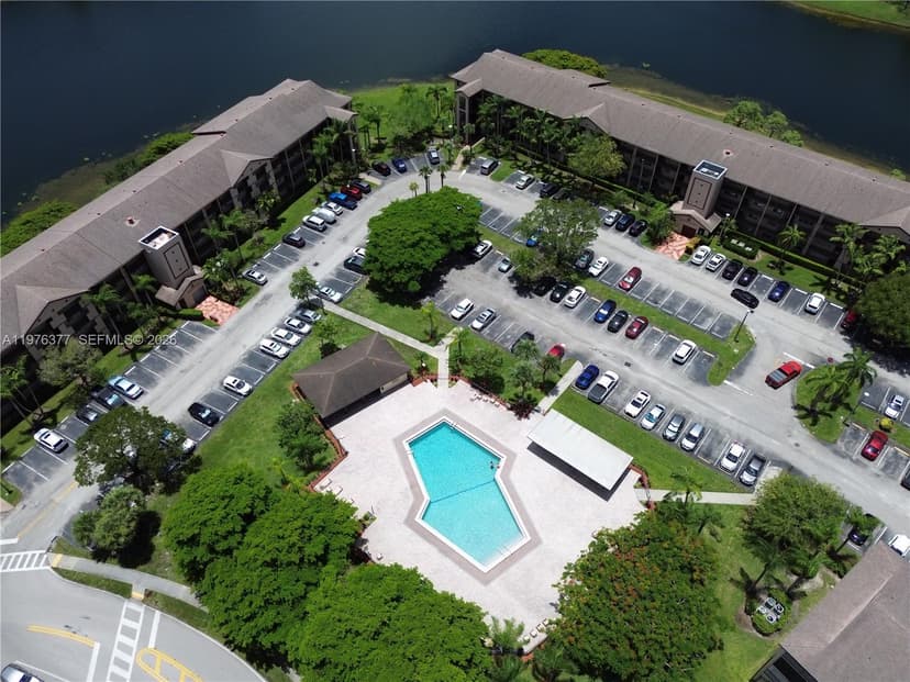 12500 SW 5th Ct # 307M, Pembroke Pines FL 33027