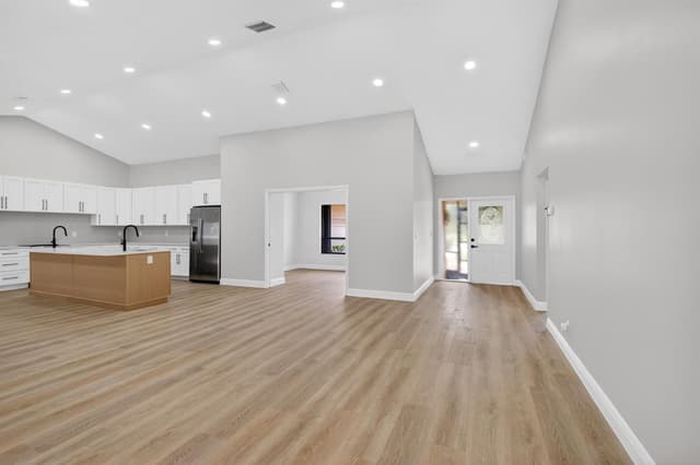 9362 Laurel Green Drive, Boynton Beach FL 33437 - Boynton Beach, FL - Photo 4