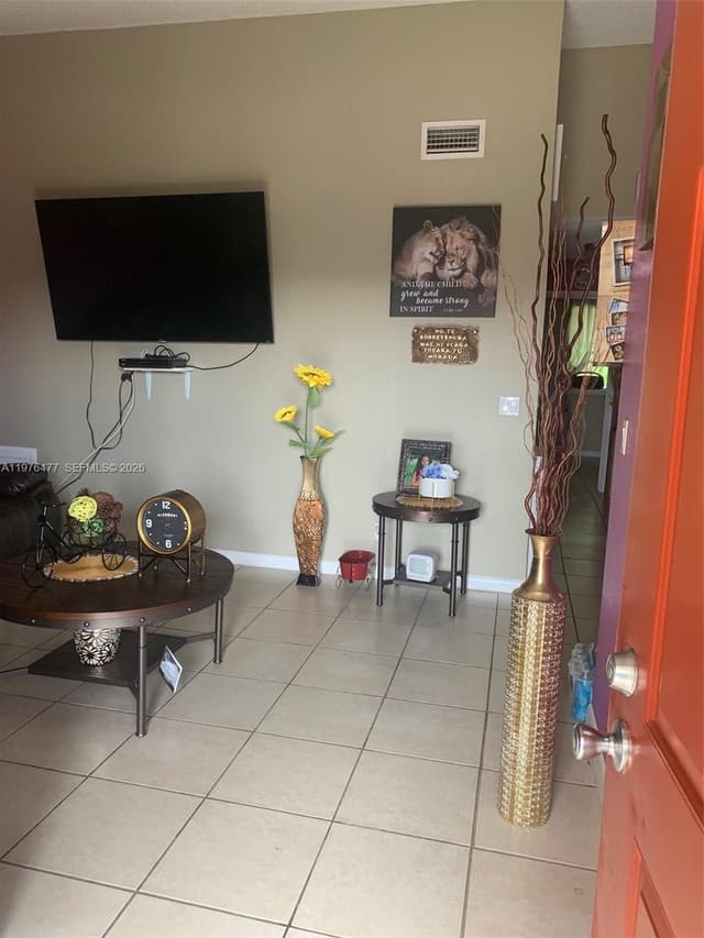 300 Nottingham Cir # J, Green Acres FL 33463 - Green Acres, FL - Photo 5
