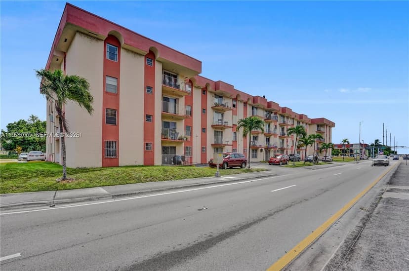 6820 W Flagler St # 207, Miami FL 33144