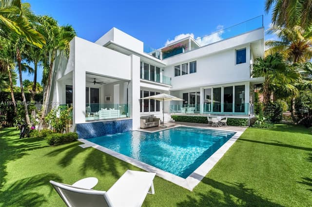 741 Harbor Dr, Key Biscayne FL 33149 - Key Biscayne, FL - Photo 2
