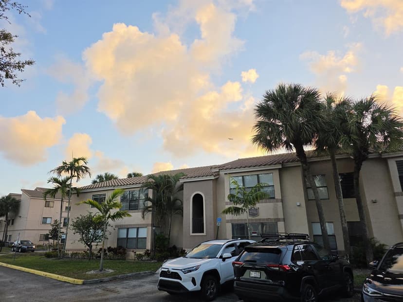 2796 S University Drive # 2101, Davie FL 33328