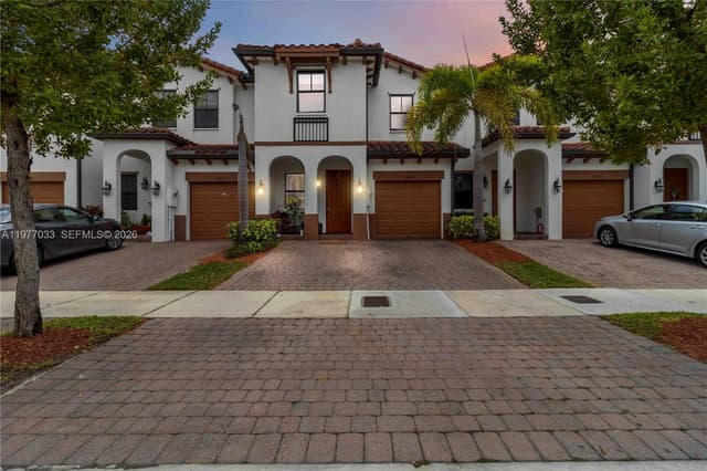 10268 NW 88th Ter, Doral FL 33178 - Doral, FL - Photo 2