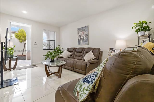 10268 NW 88th Ter, Doral FL 33178 - Doral, FL - Photo 7