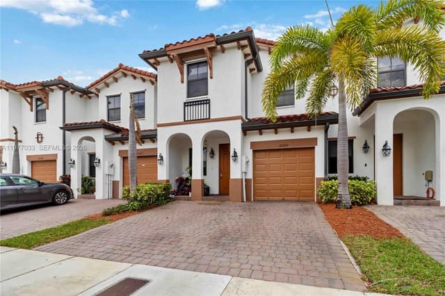 10268 NW 88th Ter, Doral FL 33178 - Doral, FL - Photo 4