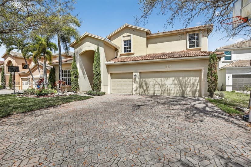 19151 N Hibiscus St, Weston FL 33332