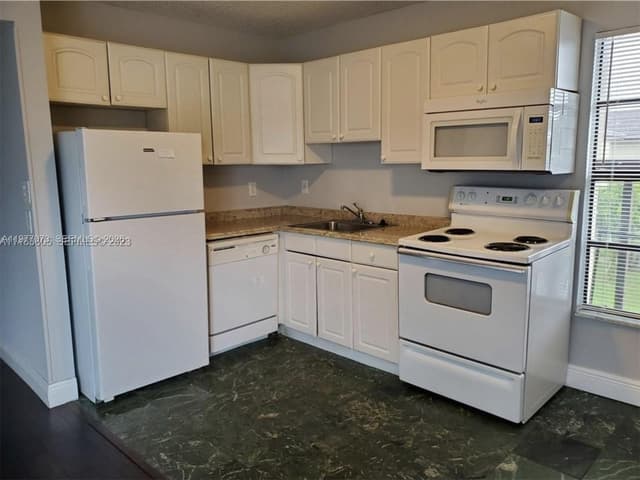 3006 Coral Ridge Dr # 210B, Coral Springs FL 33065 - Coral Springs, FL - Photo 2