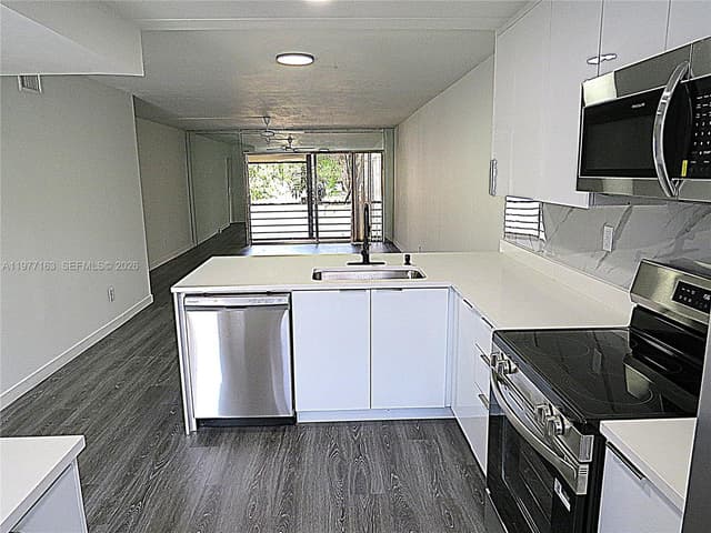 3591 Inverrary Dr # 203, Lauderhill FL 33319 - Lauderhill, FL - Photo 2