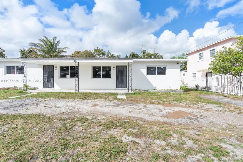 1061 NW 108 ter, Miami FL 33168