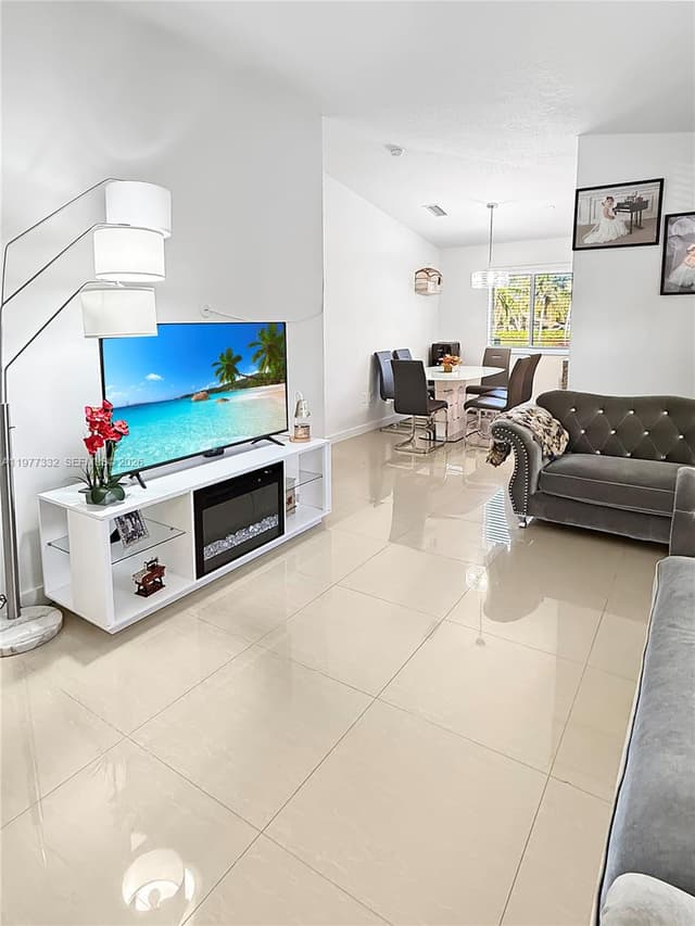 945 NE 34th Ave # 204, Homestead FL 33033 - Homestead, FL - Photo 5