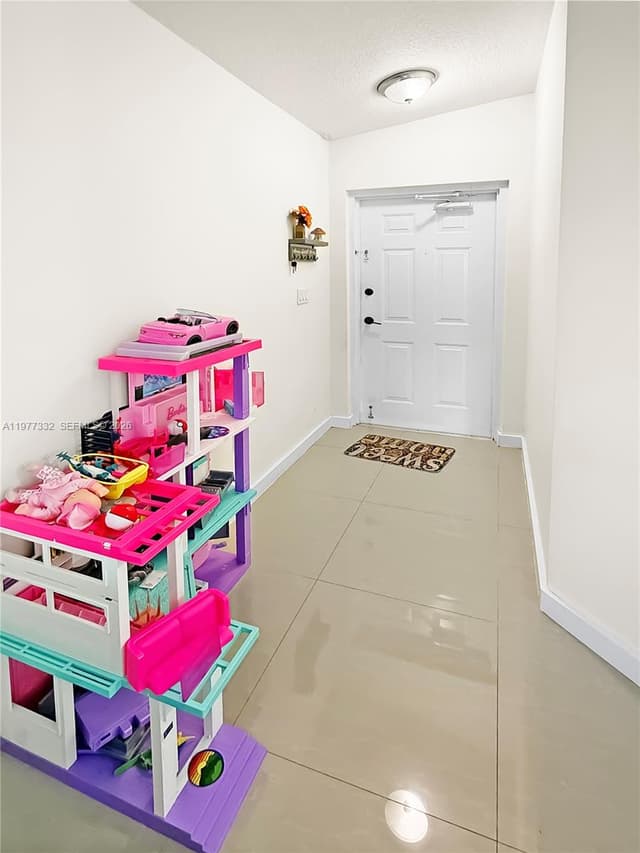 945 NE 34th Ave # 204, Homestead FL 33033 - Homestead, FL - Photo 4