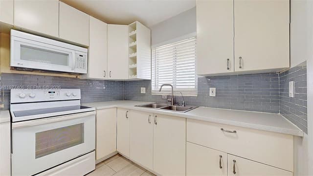 5300 Washington St # D303, Hollywood FL 33021 - Hollywood, FL - Photo 4