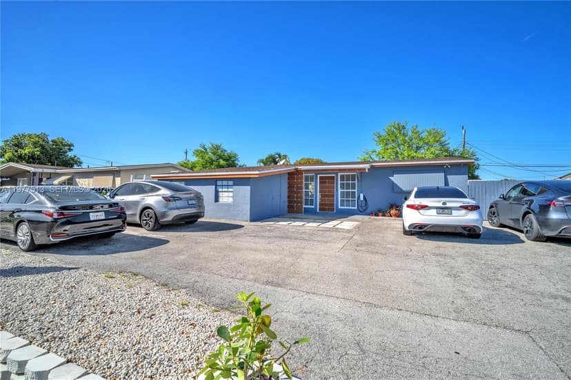 7151 Taft St, Hollywood FL 33024