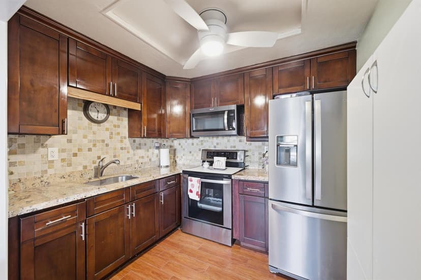888 Flanders S, Delray Beach FL 33484