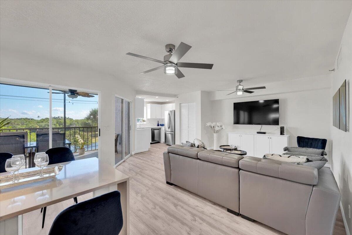 275 Palm Avenue # B304, Jupiter FL 33477
