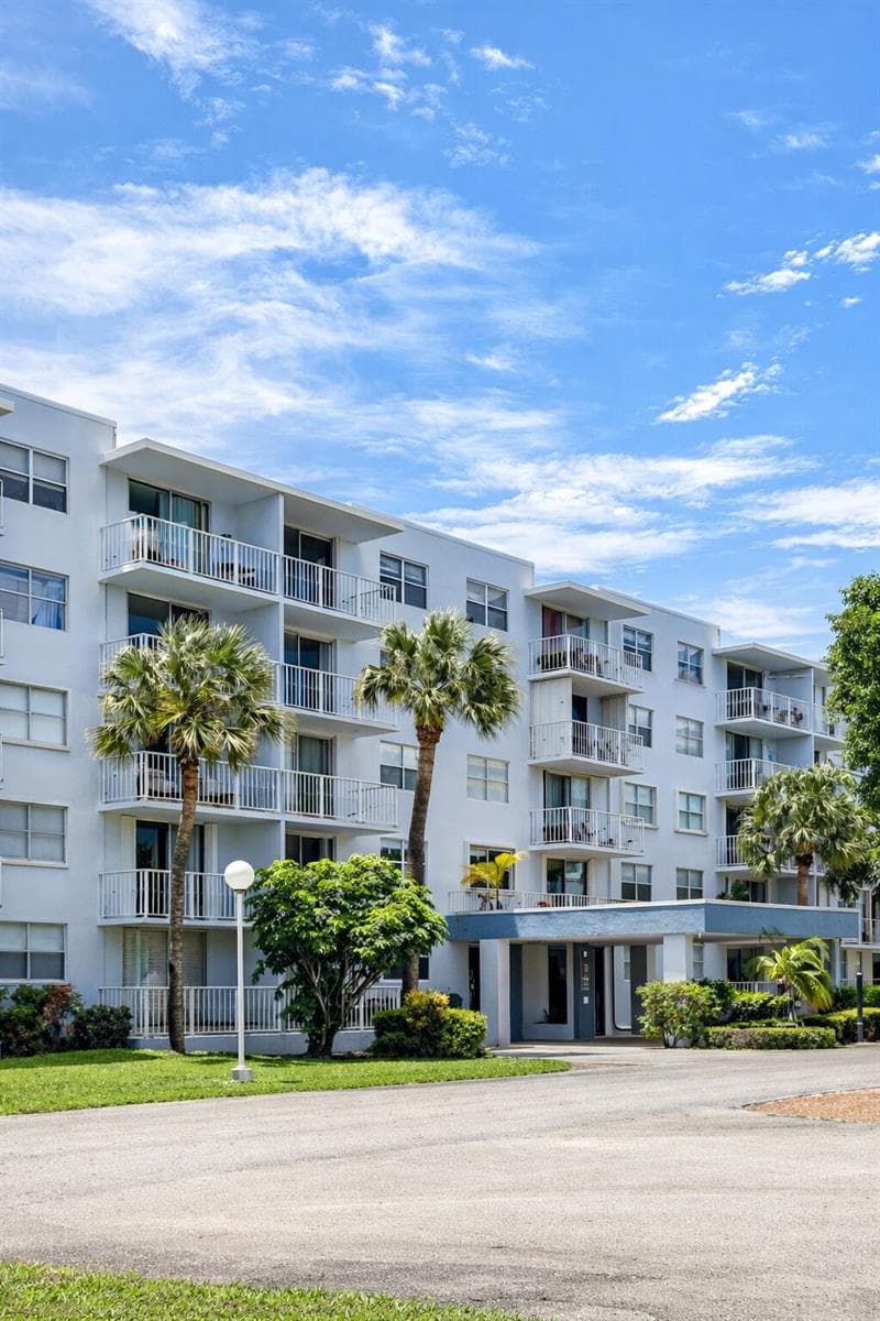 500 Executive Center Drive # 2h, West Palm Beach FL 33401