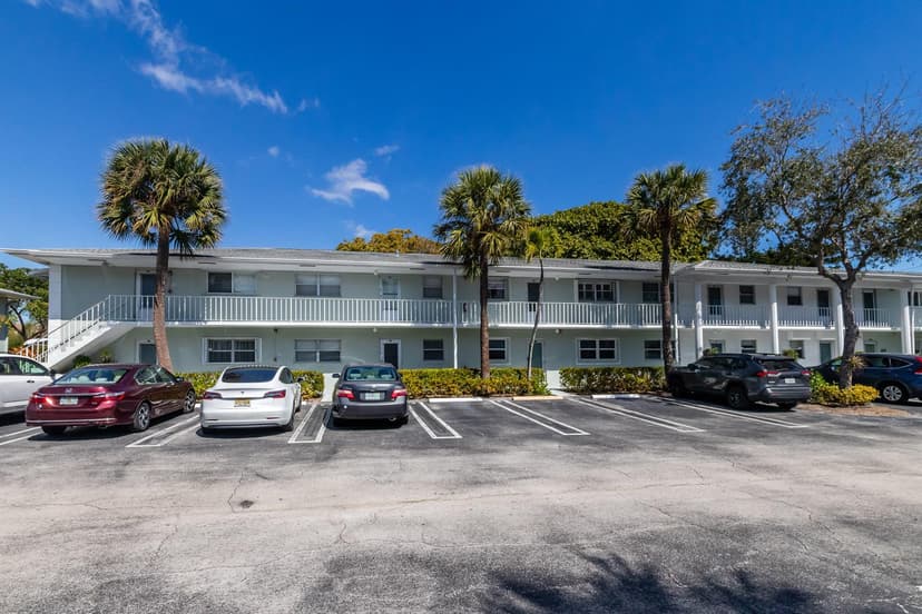 2300 NW 22nd Avenue # 112, Delray Beach FL 33445