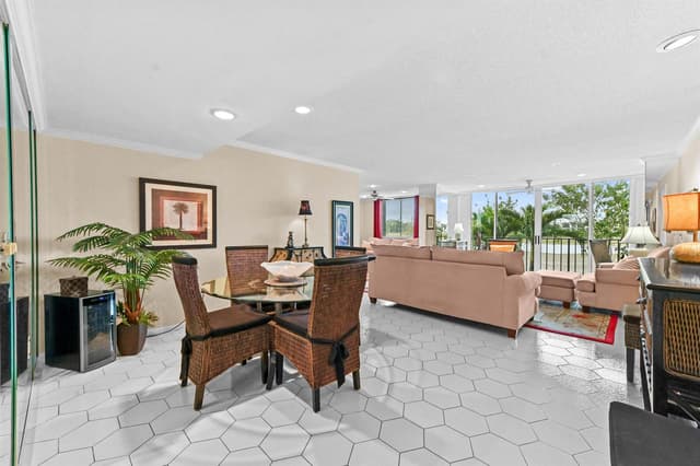 4838 Esedra Court # 206, Lake Worth FL 33467 - Lake Worth, FL - Photo 2