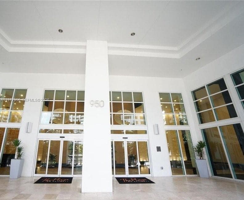950 Brickell Bay Dr # 1107, Miami FL 33131