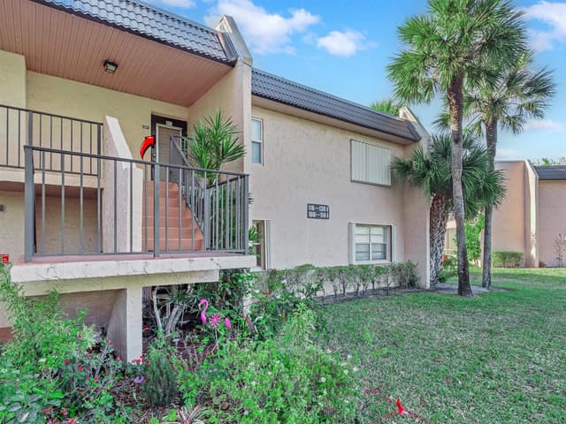 130 Lake Constance Drive, West Palm Beach FL 33411 - West Palm Beach, FL - Photo 3