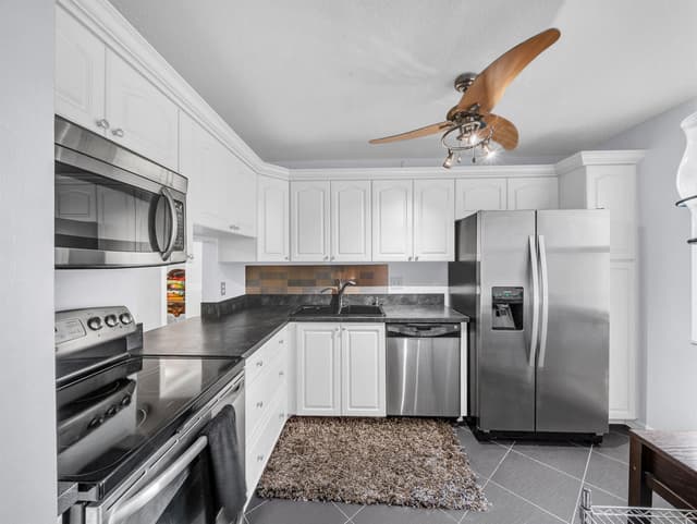 130 Lake Constance Drive, West Palm Beach FL 33411 - West Palm Beach, FL - Photo 5