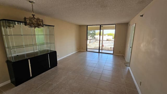 4640 Lucerne Lakes Boulevard W # 303, Lake Worth FL 33467 - Lake Worth, FL - Photo 5
