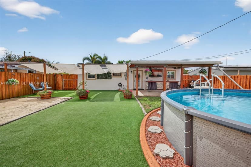 731 N 69th Ave, Hollywood FL 33024