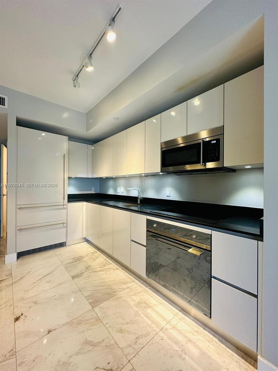 1010 Brickell Ave # 4208, Miami FL 33131