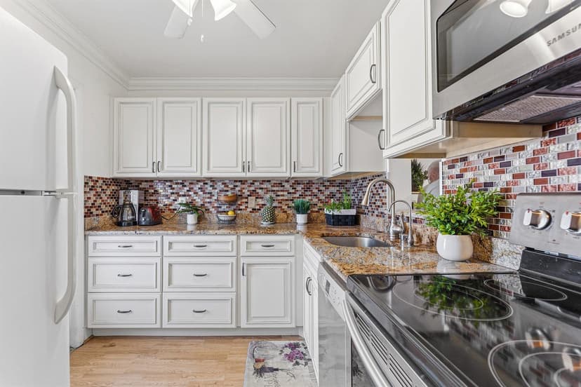 2191 NE 1st Court # 202, Boynton Beach FL 33435
