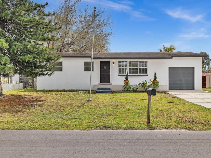 5710 SW 54th Court, Davie FL 33314
