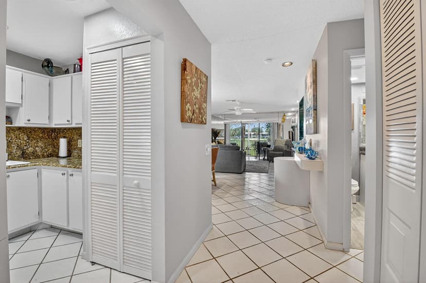 7 Southport Lane # B, Boynton Beach FL 33436
